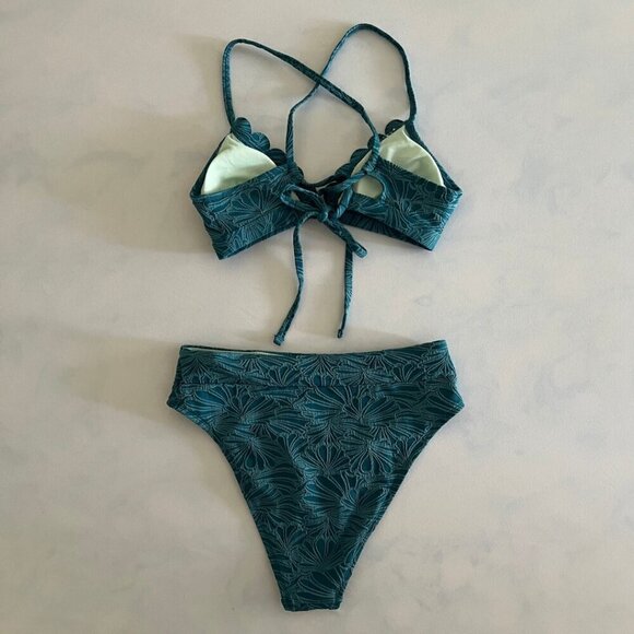 Cupshe Teal Blue Scalloped Cross Back High Waisted Bikini Swimsuit Size S NWOT - Picture 4 of 8
